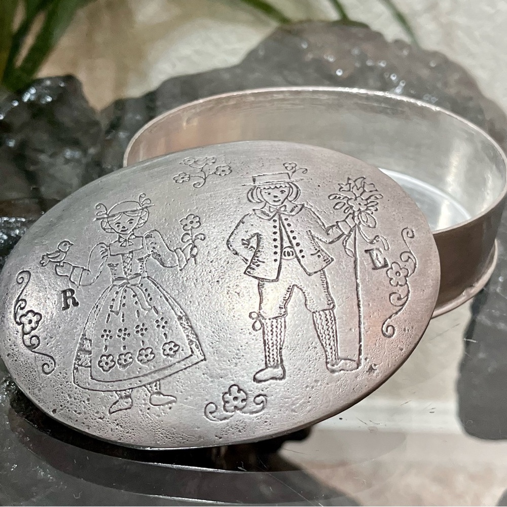 🌹Vintage🌹 Rein Zinn Hand Crafted Oval Pewter Trinket Box With Lid